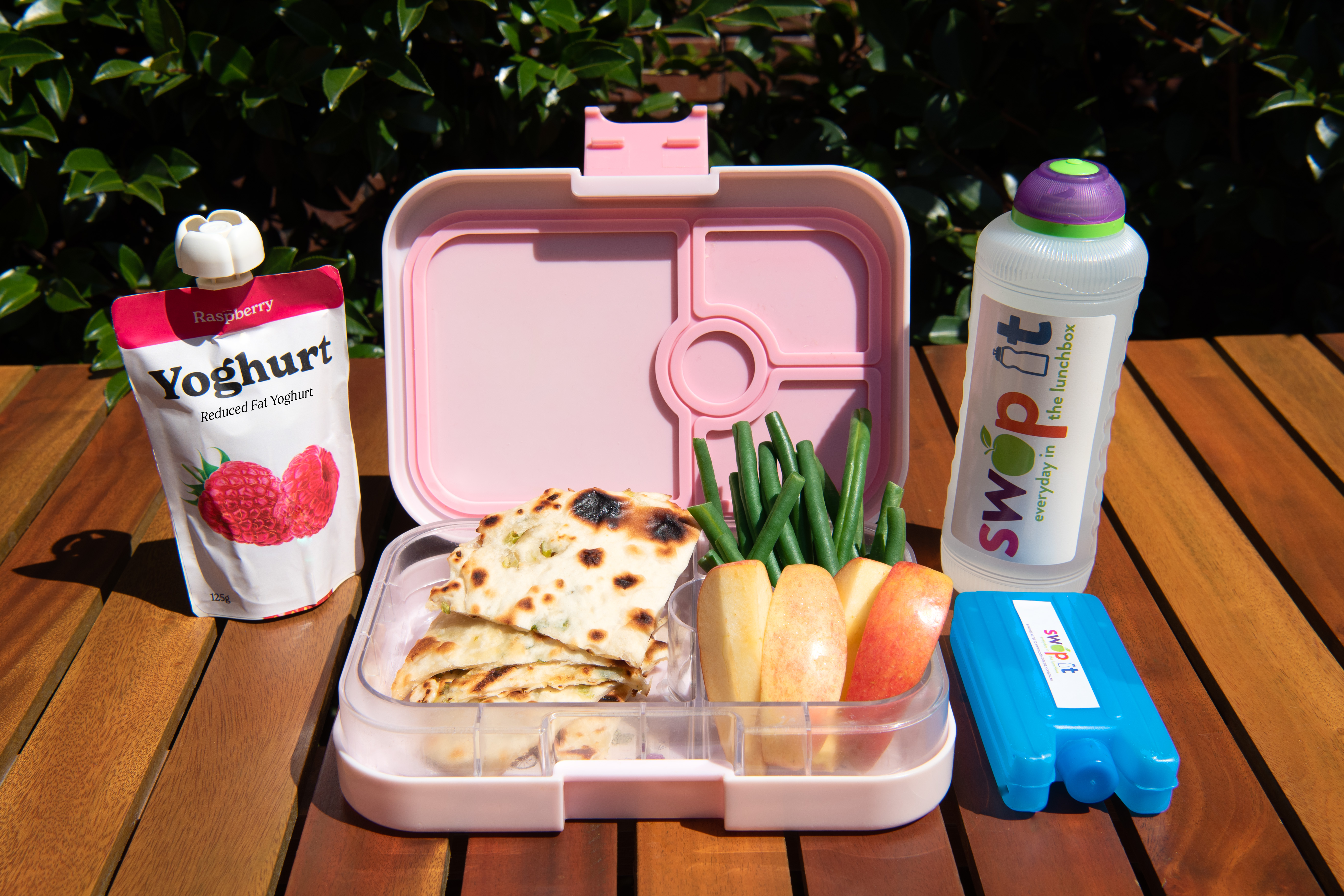 https://www.swapit.net.au/media/01upwfa0/lunchbox_cald_03_outdoor_edit.jpg